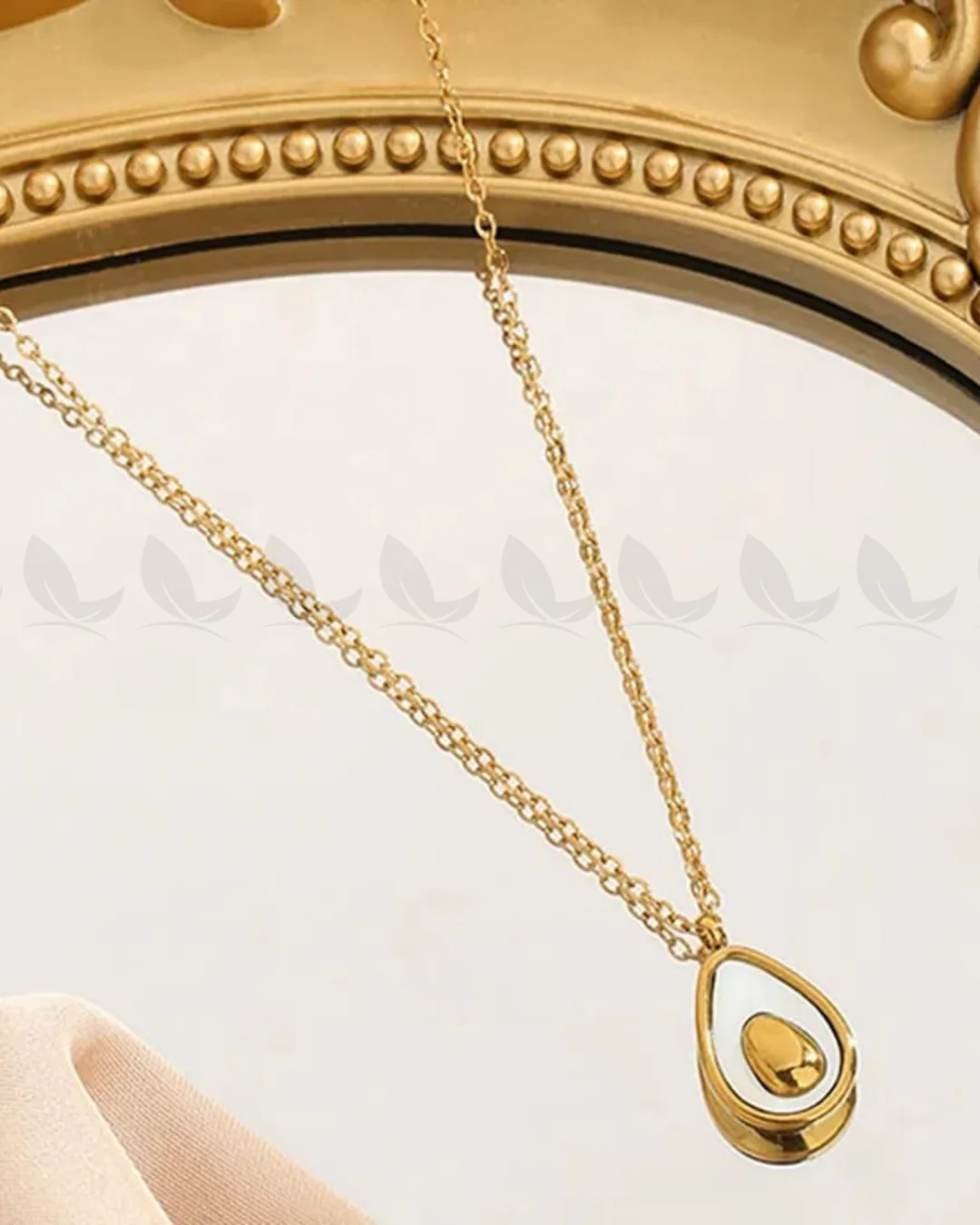 Gemma Egg Shaped Link Chain Necklace